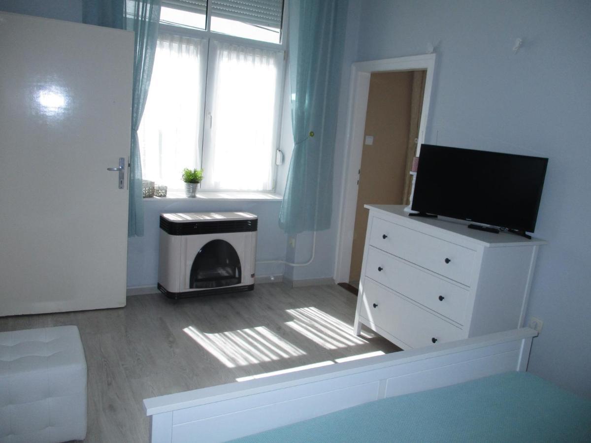 Ferencesek apartman Pecs Bagian luar foto